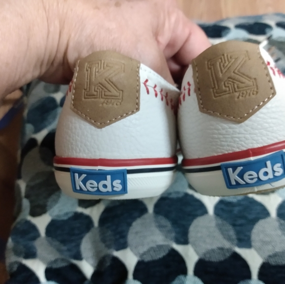 Keds leather shoes ๐๐ never been worn size 7 - Picture 16 of 16